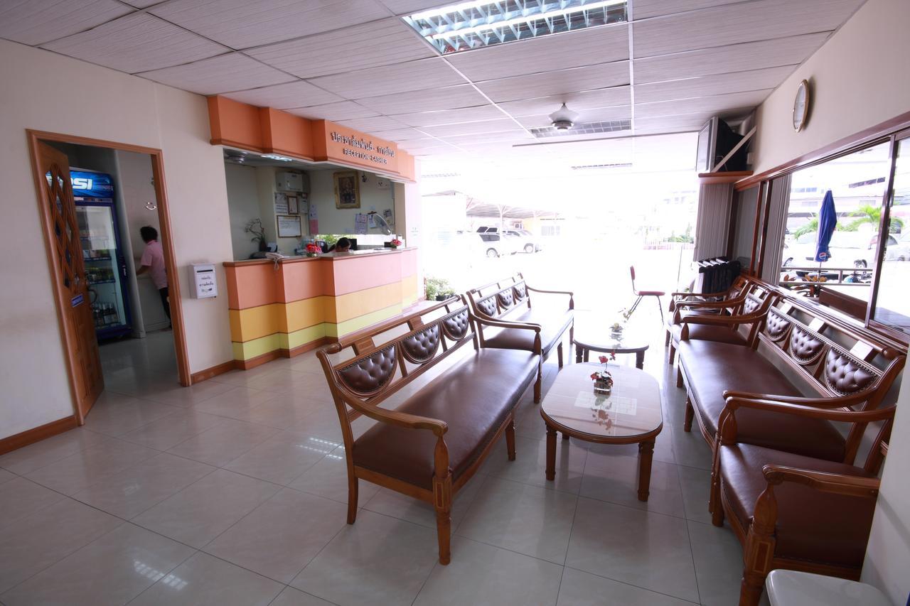 P.A. Place Hotel Nakhon Sawan Exterior foto